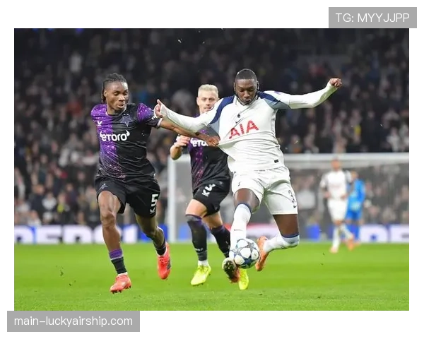 热刺三球逆转维拉，保留争夺欧冠资格希望